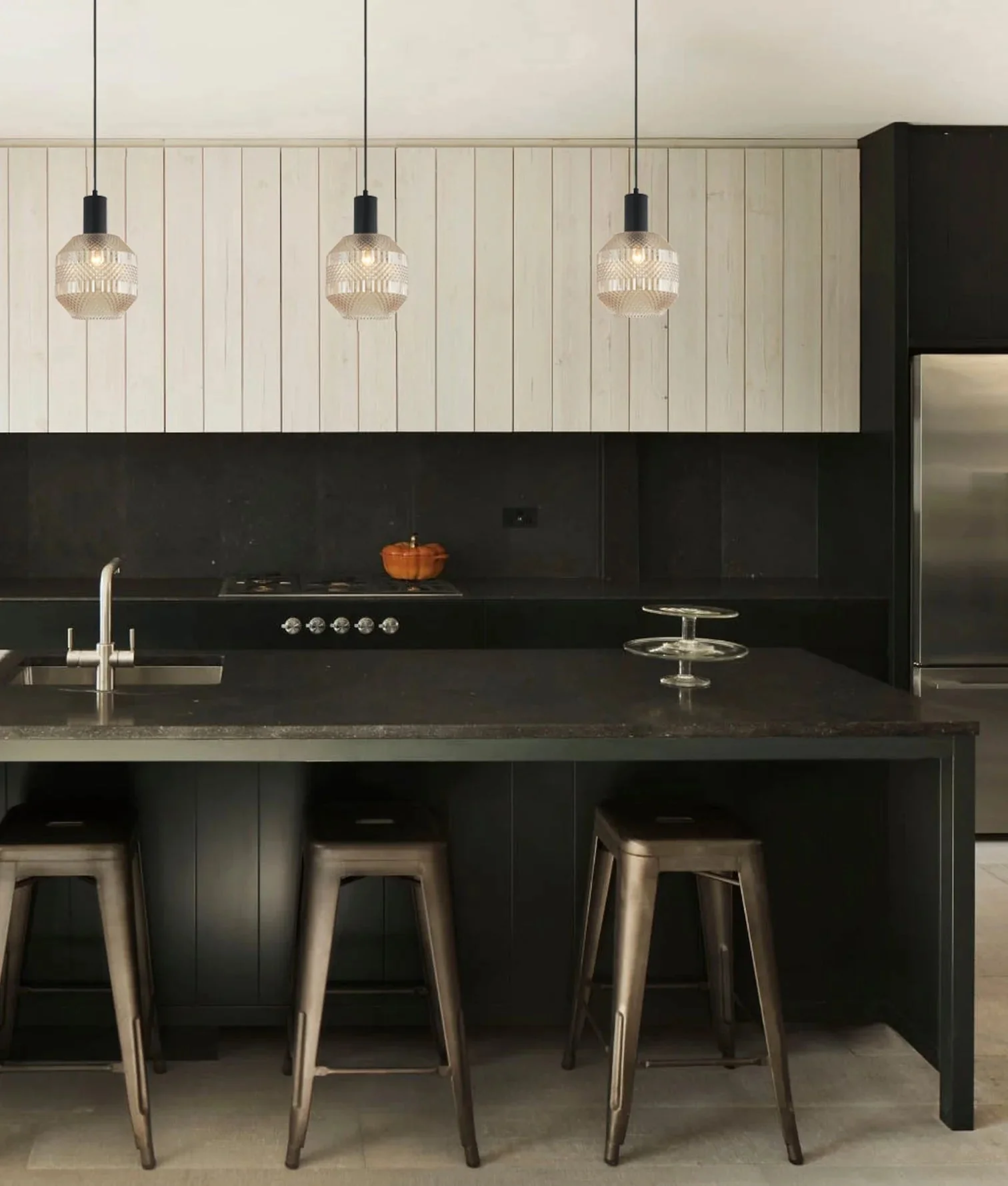 CLA MARACA: Interior Glass Jar With Quadrilateral Segment Pendant Lights - Image 7