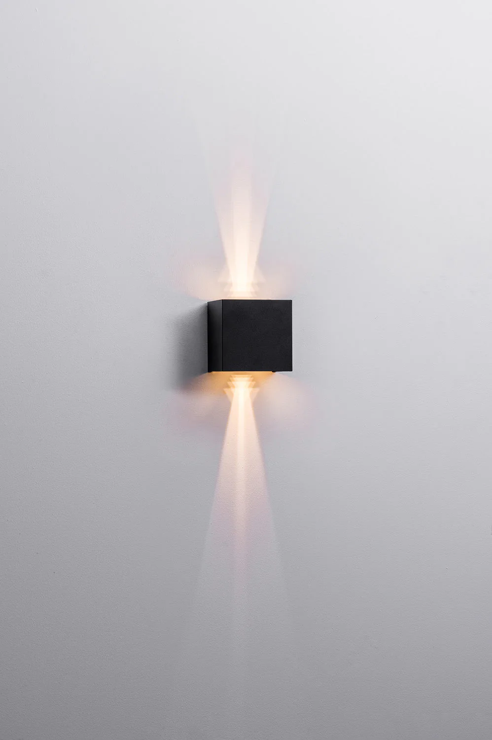 Rounded Outdoor LED Up/Down Wall Light Change Angle Of Light in Black or White Havit Lighting - HV3658T-XXX-RND - Image 10